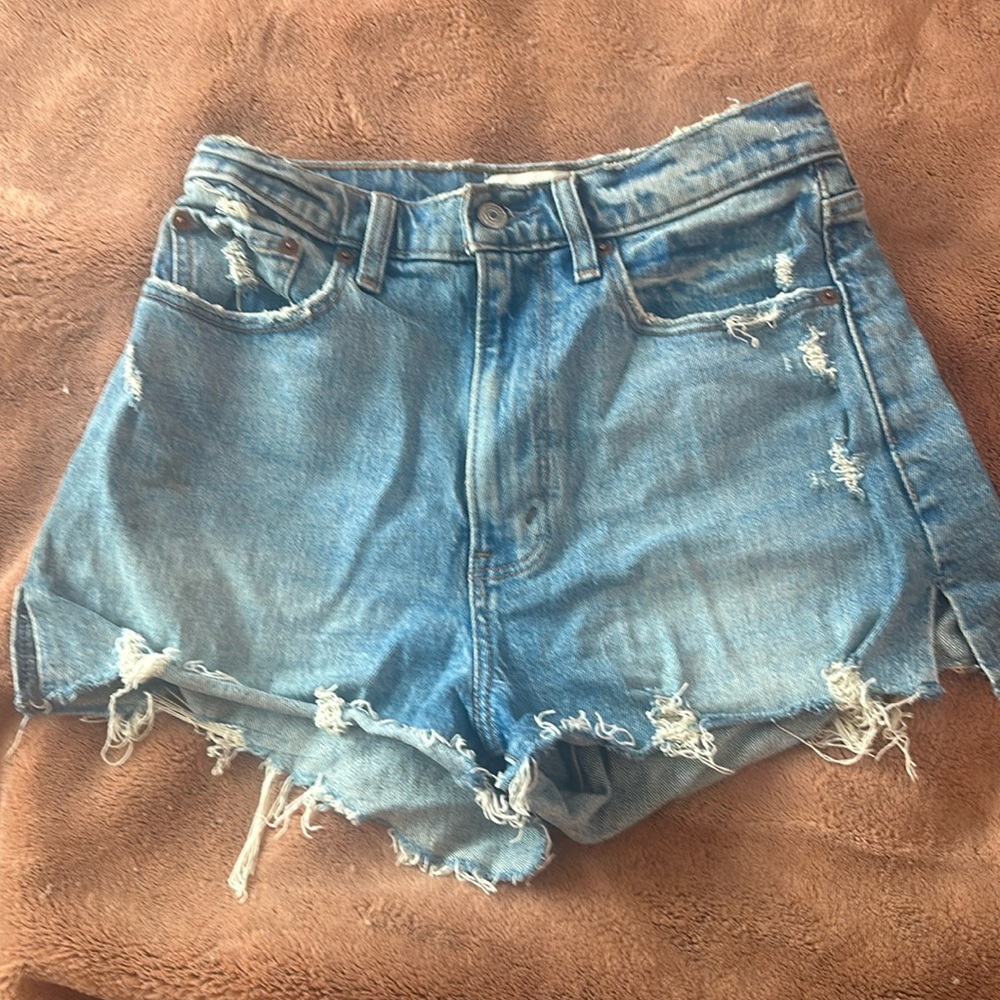 Abercrombie High Rise Curve Love Mom Short